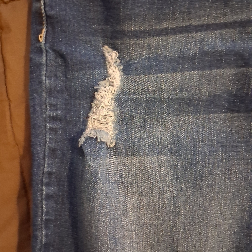 WannaBettaButt Distressed Mid Rise Blue Jeans Size 11. Excellent Shape - Picture 8 of 8